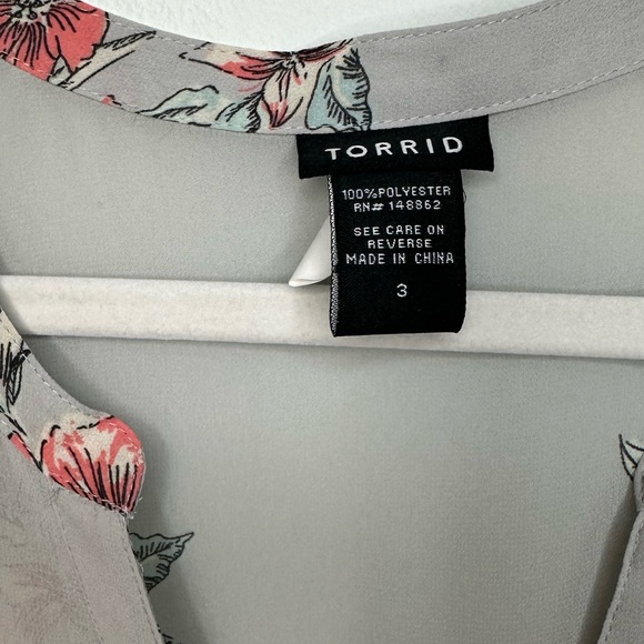 TORRID Chiffon Hi-Low Floral Tunic Top See Through Sheer Design Size 3 - Picture 9 of 15